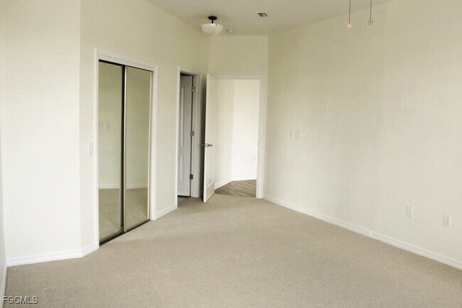 15081 Tamarind Cay Ct in Ft. Myers, FL - Foto de edificio - Building Photo