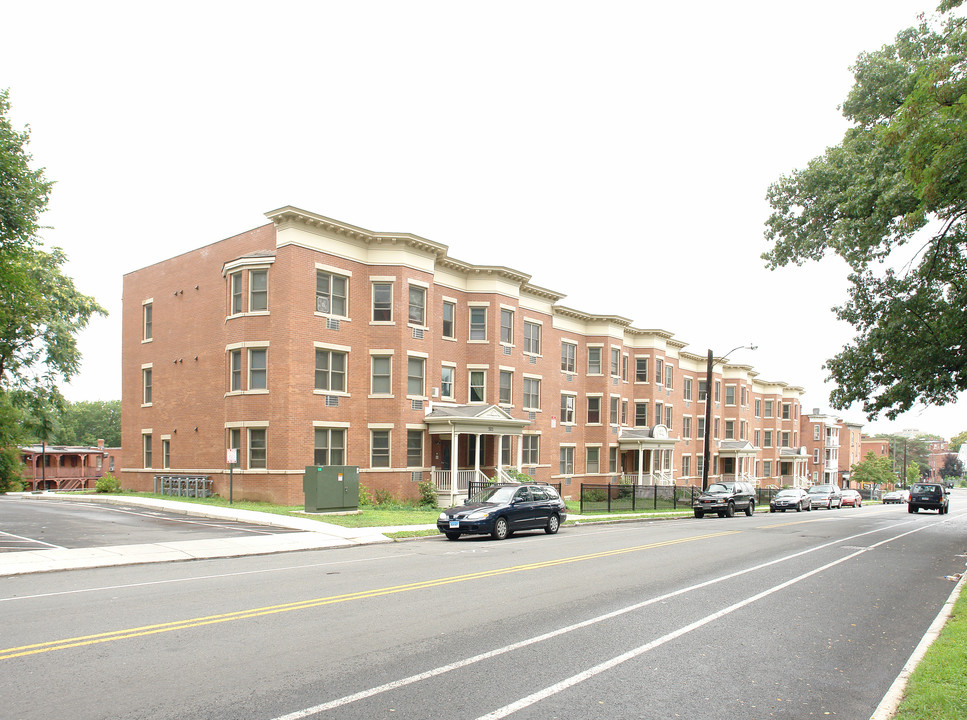 Zion Street in Hartford, CT - Building Photo