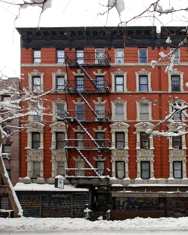 126 St Marks Pl in New York, NY - Foto de edificio - Building Photo