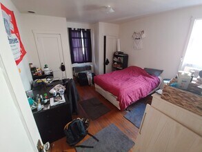 5609 Wilkins Ave in Pittsburgh, PA - Foto de edificio - Building Photo