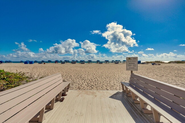 2800 N Ocean Dr in Riviera Beach, FL - Foto de edificio - Building Photo