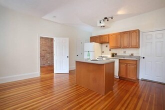 16 Hancock St in Boston, MA - Building Photo - Building Photo