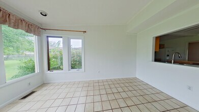 14355 Rainy Lake Dr in Chesterfield, MO - Building Photo - Building Photo