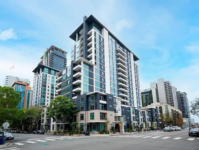 425 W Beech St in San Diego, CA - Foto de edificio - Building Photo