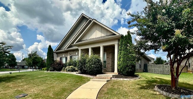 property at 9 Leyland Dr SW