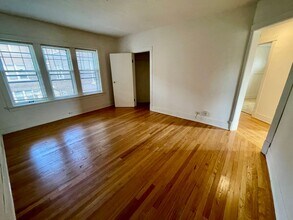 2518 N Lake Dr. in Milwaukee, WI - Foto de edificio - Interior Photo