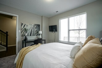 2915 W New York St in Indianapolis, IN - Foto de edificio - Building Photo