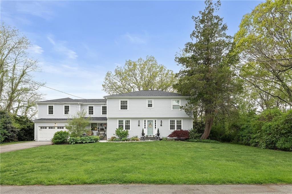 21 Preston Dr in Barrington, RI - Building Photo
