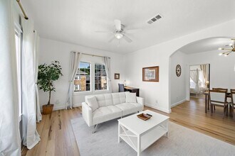 3901 Dallas St in Houston, TX - Foto de edificio - Building Photo