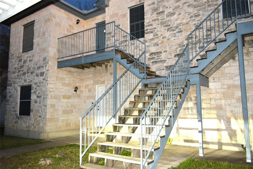 3102 Northwest Blvd, Unit B in Georgetown, TX - Foto de edificio