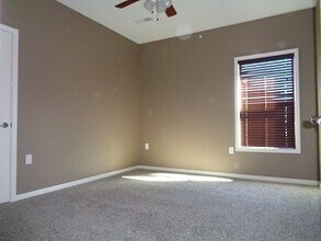 314 Highland Grove Dr in Manhattan, KS - Building Photo - Building Photo