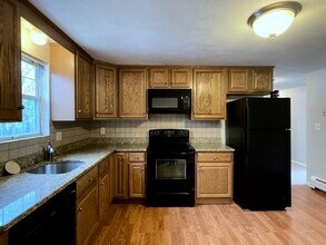 25 Columbia Ave in Newton, MA - Building Photo - Building Photo