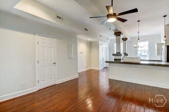 303 W Henry St in Savannah, GA - Building Photo - Building Photo