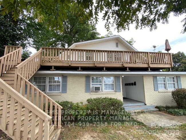 property at 1110 S Main St