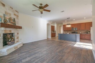 18310 N Elizabeth Shore Loop in Cypress, TX - Building Photo - Building Photo