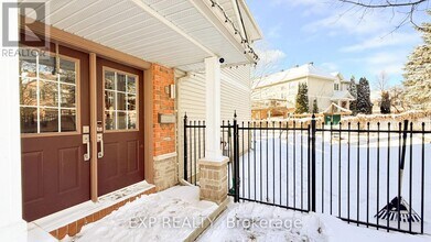 101 Macassa Cir in Ottawa, ON - Building Photo - Building Photo