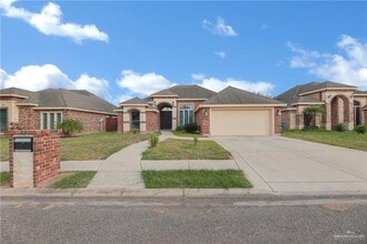 19 N Dogwood St in Pharr, TX - Building Photo - Building Photo