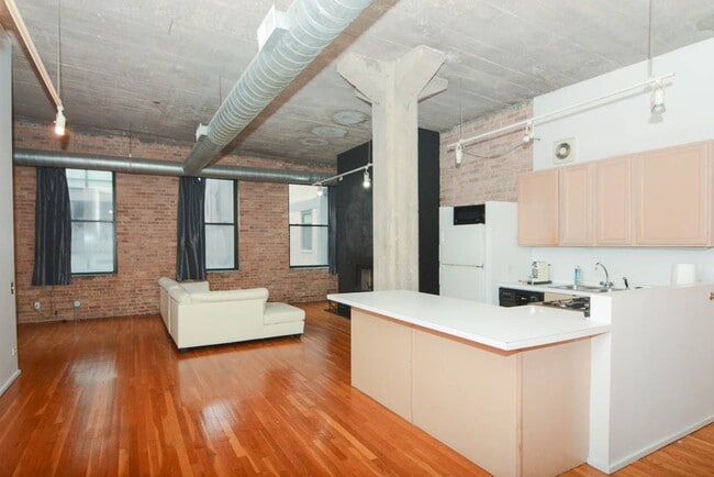 110 N Peoria St, Unit A01C in Chicago, IL - Foto de edificio - Building Photo
