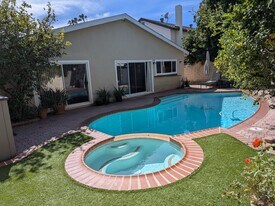 20143 Baltar St in Winnetka, CA - Building Photo