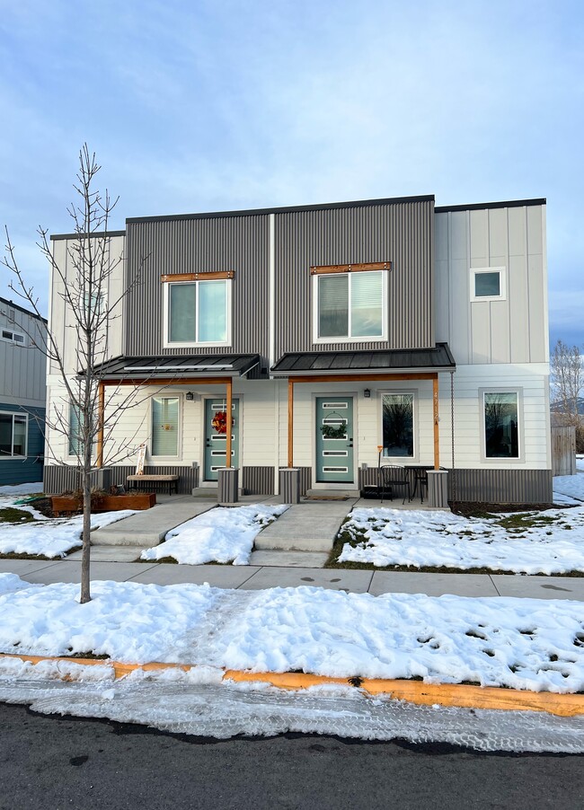 property at 4712 Giada Dr