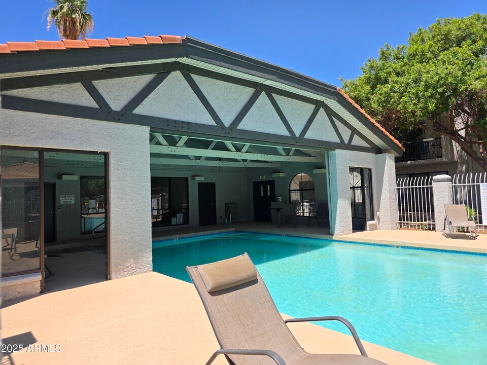 18239 N 40th St in Phoenix, AZ - Building Photo