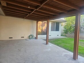 1642 W Ashcroft Ave in Fresno, CA - Building Photo - Building Photo