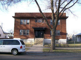 929 Aurora Ave Apartments