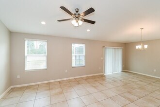 4161 Fishing Creek Ln in Middleburg, FL - Foto de edificio - Building Photo