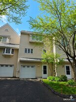 12 W Meadow Ln in Middletown, CT - Building Photo