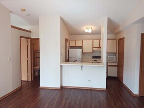 4314 W Shamrock Ln in McHenry, IL - Building Photo - Building Photo