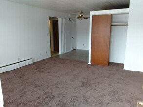 9129 W National Ave in West Allis, WI - Building Photo - Building Photo