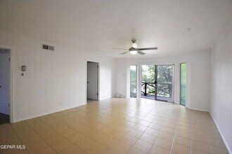 350 Thunderbird Dr in El Paso, TX - Building Photo - Building Photo