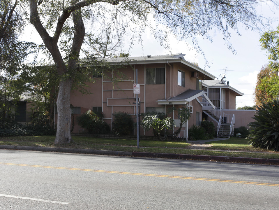 6551 Coldwater Canyon Ave in North Hollywood, CA - Building Photo