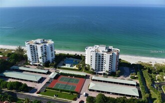 1050 Longboat Club Rd in Longboat Key, FL - Building Photo