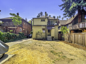 2737 Ashby Pl in Berkeley, CA - Building Photo - Building Photo