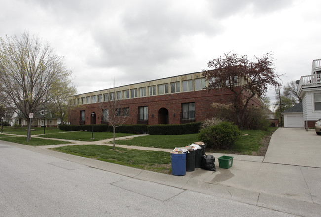 Villa Rouge Apartments in Omaha, NE - Building Photo - Building Photo