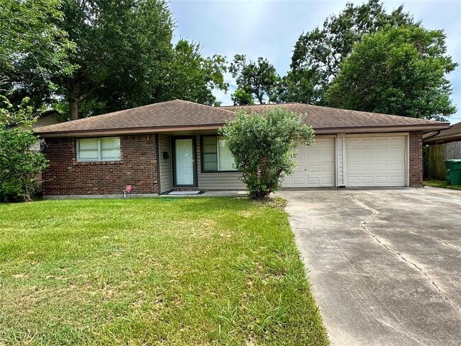 property at 530 Edgebrook Dr