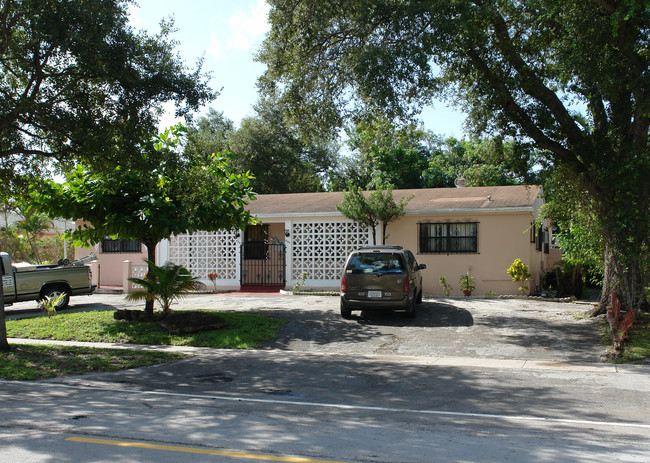 530 NE 137th St in Miami, FL - Building Photo - Building Photo