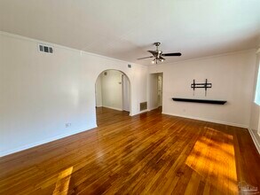 5071 Springhill Dr in Pensacola, FL - Building Photo - Building Photo