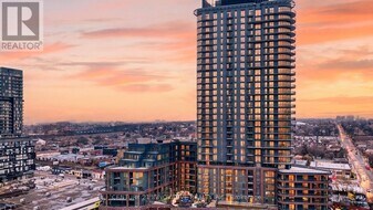 1185 Dupont St in Toronto, ON - Building Photo