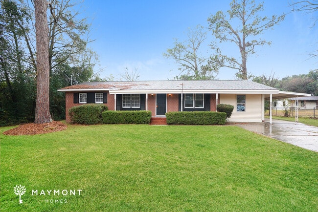 property at 1003 N 1st St