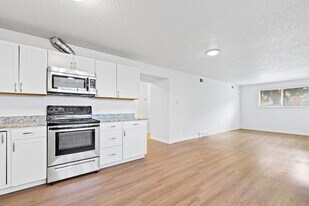 1328 S Coffman St in Longmont, CO - Building Photo