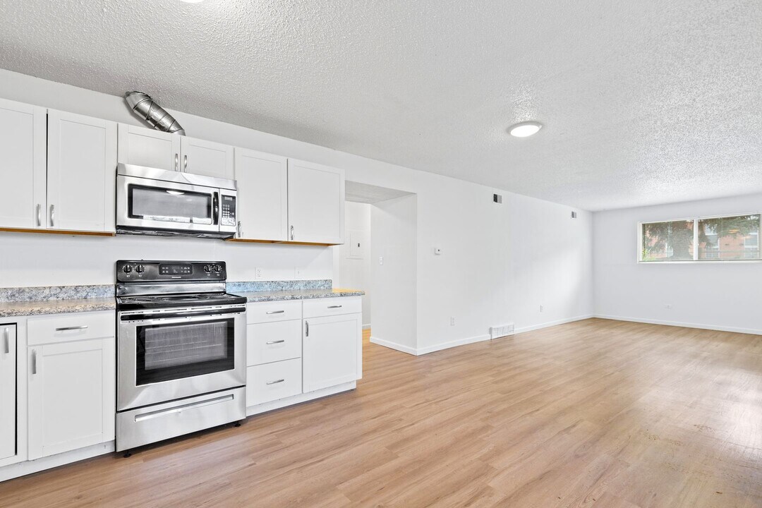 1328 S Coffman St in Longmont, CO - Building Photo