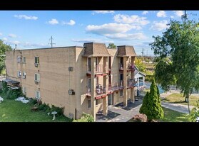 3243 S 49th Ave, Unit 301 in Cicero, IL - Building Photo