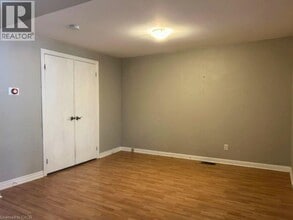 153 Cameron Ave N in Hamilton, ON - Building Photo - Building Photo