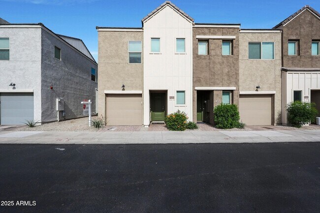 8323 N 22nd Dr in Phoenix, AZ - Building Photo - Building Photo