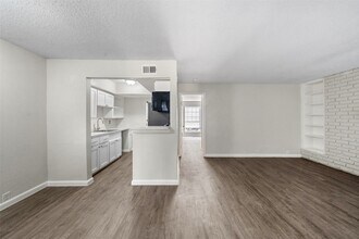 6301 Alfano St in Houston, TX - Foto de edificio - Building Photo