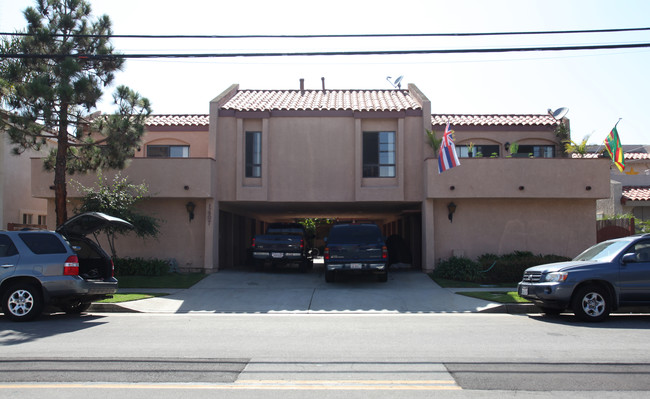 1407 ALABAMA St in Huntington Beach, CA - Building Photo - Building Photo