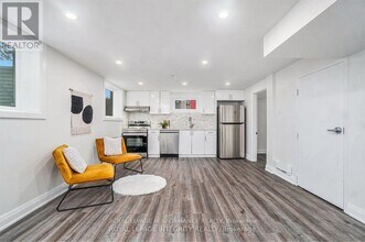 26B Majestic Dr in Ottawa, ON - Building Photo - Building Photo