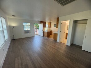 9616 Glacier Creek Way in Elk Grove, CA - Building Photo - Building Photo